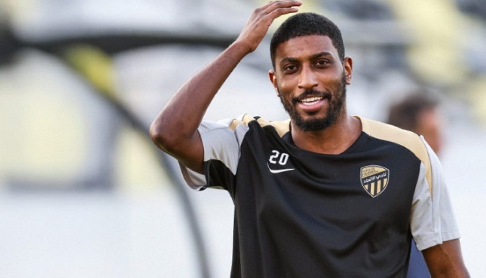 أحمد شراحيلي يتحدث عن كلاسيكو الاتحاد والهلال ومواجهة بنزيما