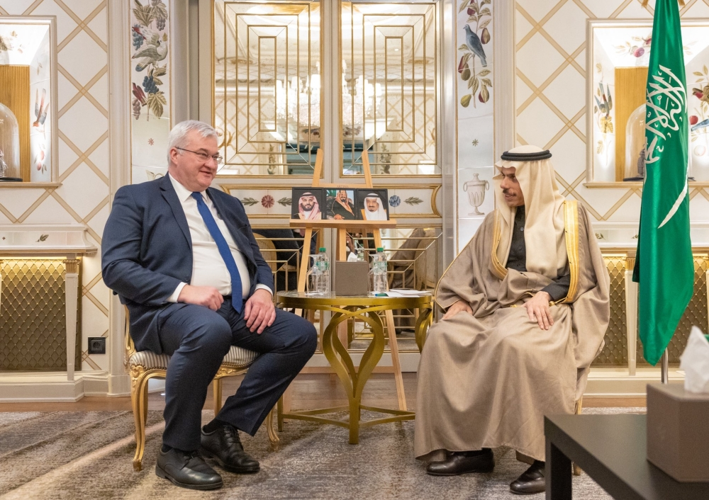 وزير الخارجية السعودي ونظيره الأوكراني يبحثان الأزمة بميونخ