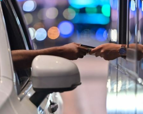 خدمة أبشر سفر بمنفذ سلوى: تسهيل إجراءات السفر إلى قطر