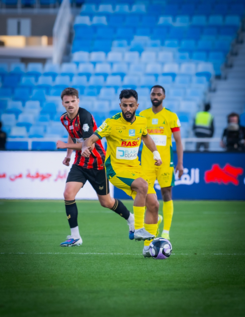 فورتونيس ينقذ الخليج بتعادل مثير مع الرياض بدوري روشن