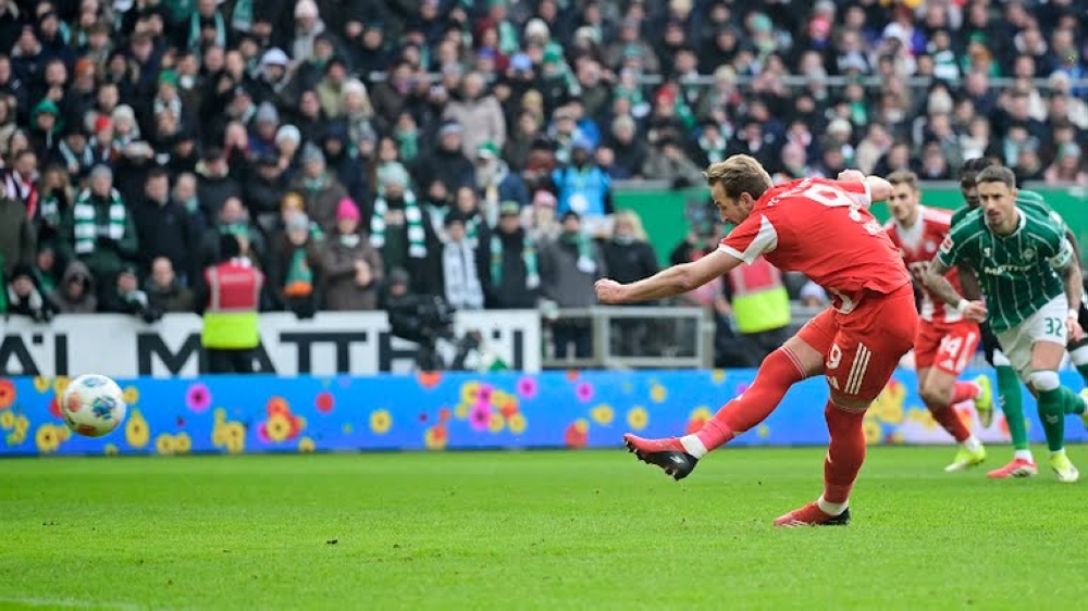 ثنائية هاري كين تمنح بايرن ميونخ فوزاً حاسماً على بريمن