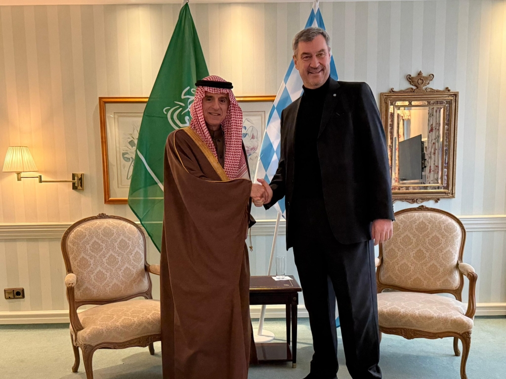 Al-Jubeir discusses strengthening cooperation with Bavaria at the Munich Security Conference