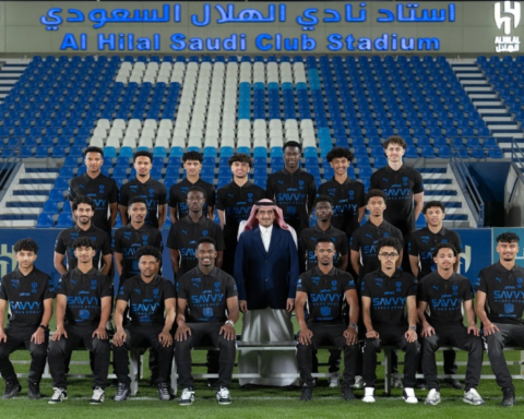 الهلال يؤمن مستقبله بتوقيع عقود احترافية مع 22 موهبة شابة