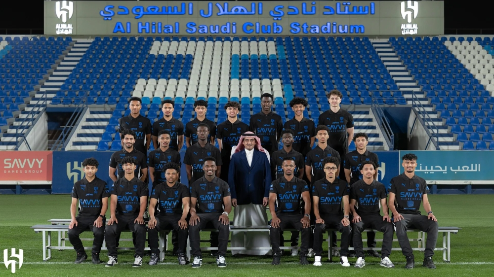 الهلال يؤمن مستقبله بتوقيع عقود احترافية مع 22 موهبة شابة