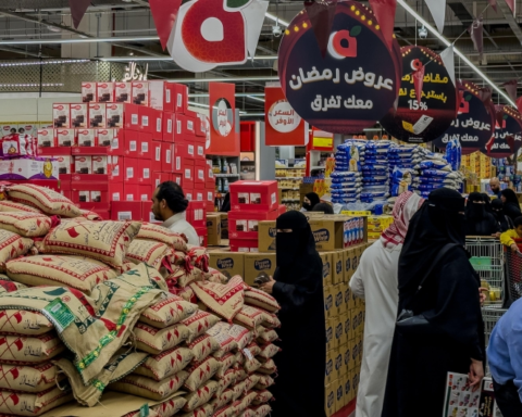 استعدادات رمضان في المدينة المنورة: أسواق وطرقات تتزين