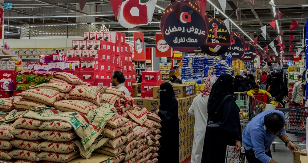 استعدادات رمضان في المدينة المنورة: أسواق وطرقات تتزين