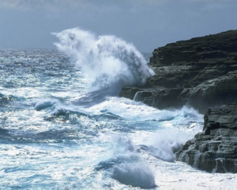 حالة الطقس: رياح نشطة وغبار يغطي 9 مناطق بالمملكة