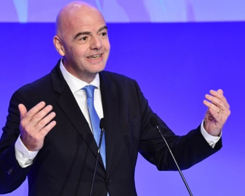 FIFA President Infantino obtains Lebanese citizenship and supports football