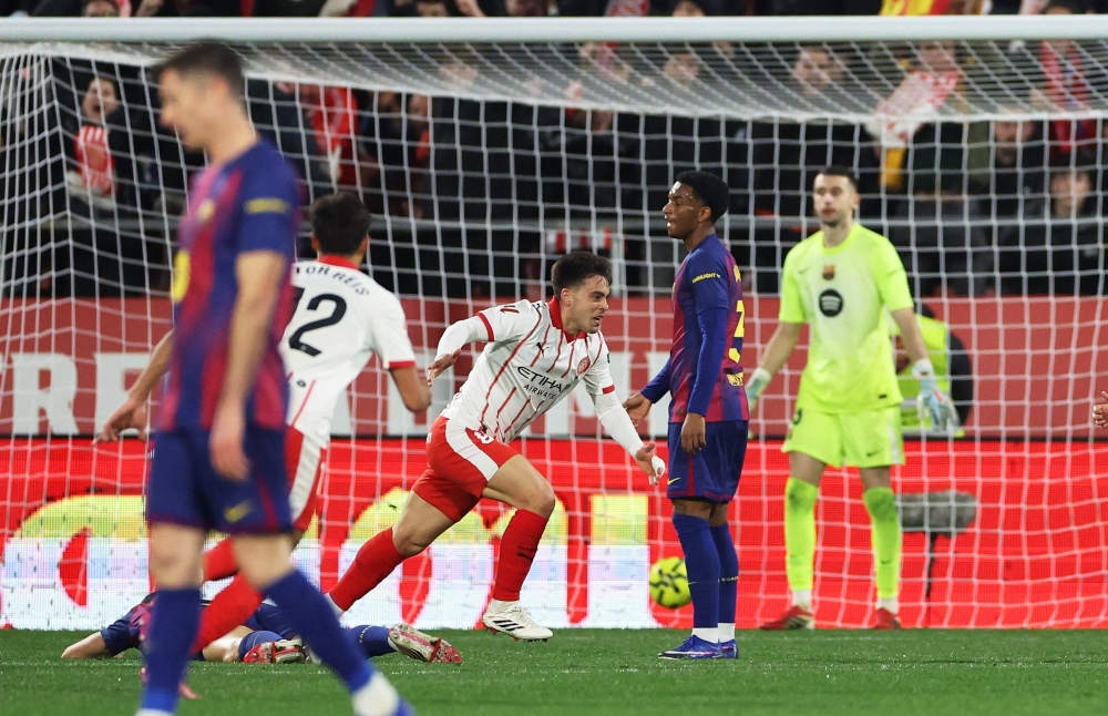 جيرونا يهزم برشلونة 4-2 ويتوج ريال مدريد بطلاً للدوري