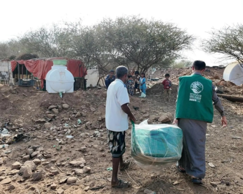 Saudi shelter aid for displaced people in Haradh, Hajjah Governorate