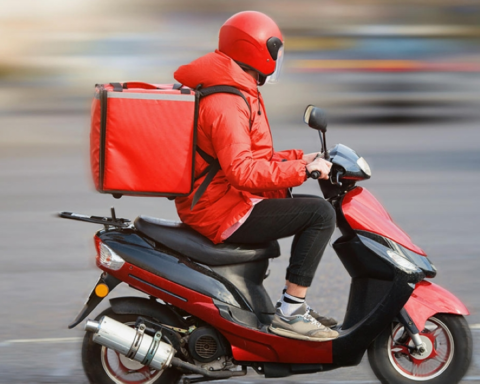 ضوابط جديدة لتطبيقات التوصيل في السعودية لتعزيز الأمان والخصوصية