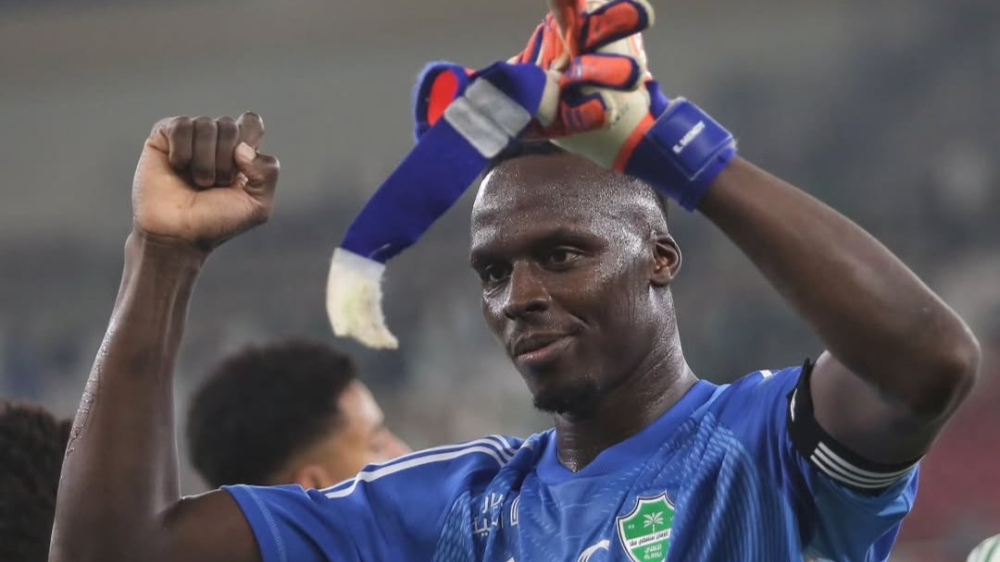 ميندي يتصدر قائمة الشباك النظيفة بدوري روشن مع الأهلي