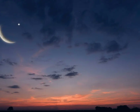 طقس ليلة تحري هلال رمضان: "الأرصاد" يكشف المناطق الأفضل للرؤية