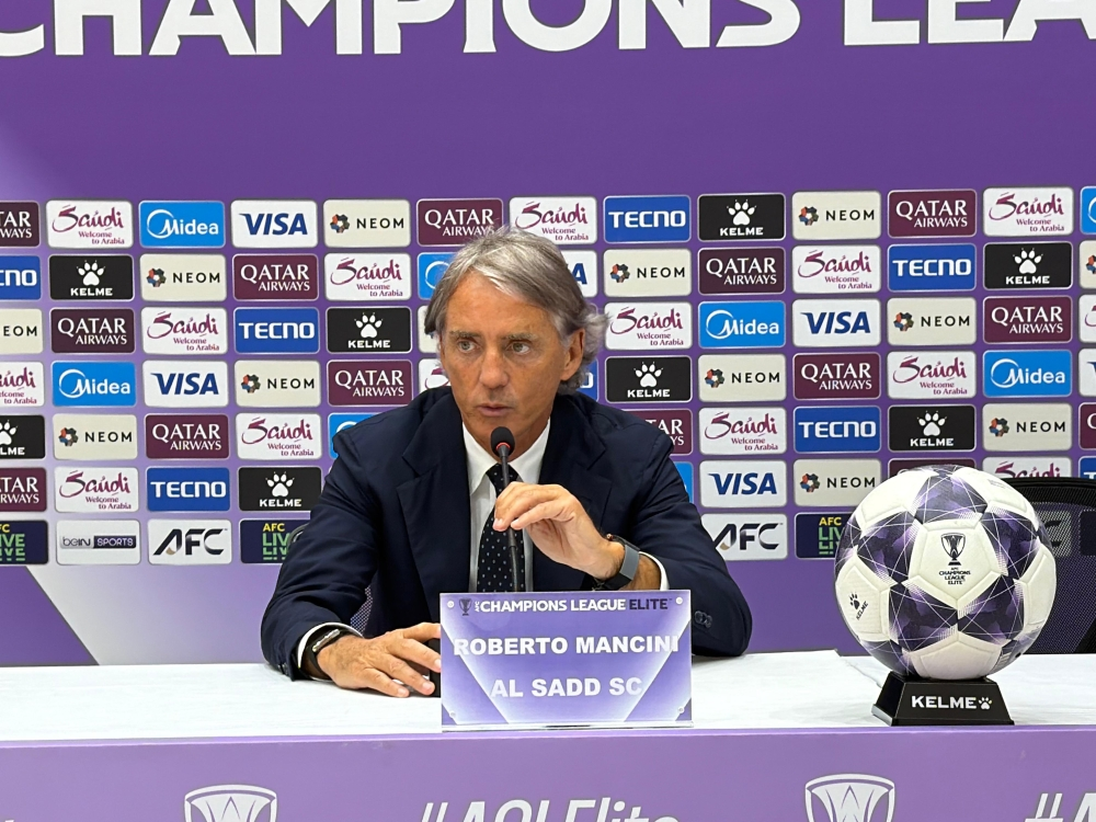 مانشيني يقر بقوة الأندية السعودية في دوري أبطال آسيا