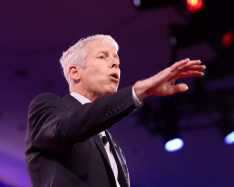 أمريكا تهدد بالانسحاب من وكالة الطاقة: صراع أمن الطاقة والمناخ