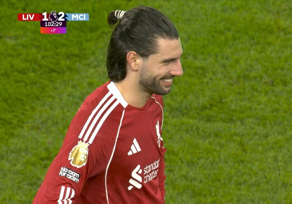 فان دايك يشيد بسوبوسلاي ويعتبره قائد المستقبل في ليفربول