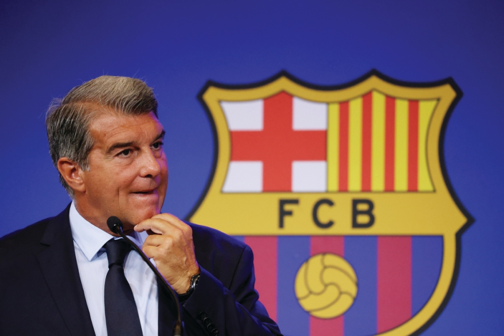 لابورتا يتهم الحكام باستهداف برشلونة في حملة ممنهجة