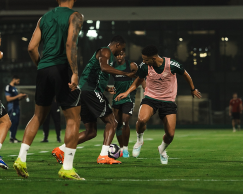 Al-Ahli regains its stars before the match against Al-Najma in the Saudi Roshan League