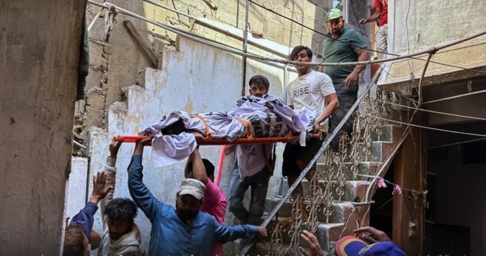 مصرع 16 شخصاً في انفجار مبنى بكراتشي الباكستانية