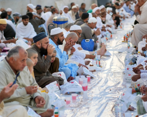 Iftar at the Grand Mosque: A majestic scene that brings Muslims together during Ramadan