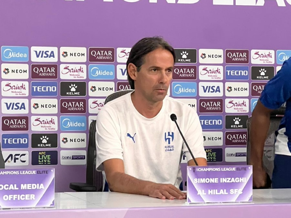 جيسوس يستبعد سلمان الفرج من كلاسيكو الهلال والاتحاد