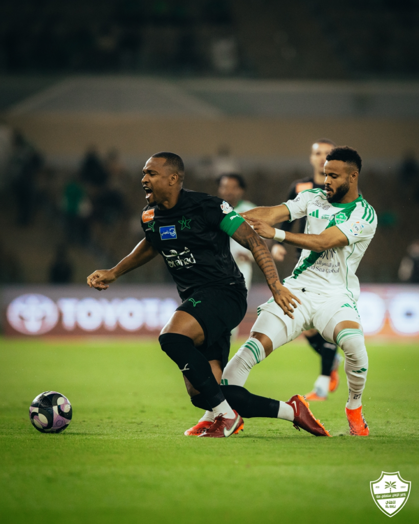 جدل ركلة جزاء الأهلي والنجمة: خبير تحكيمي يحسم الأمر