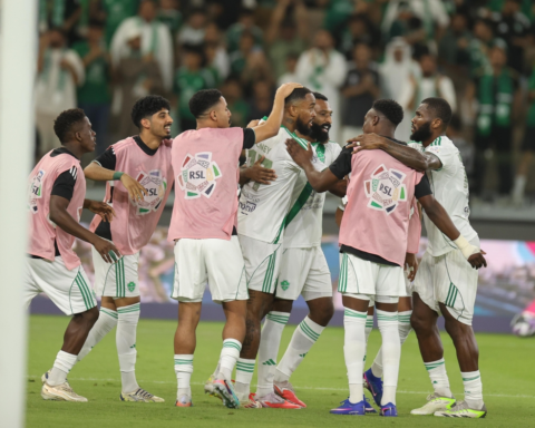 الأهلي يهزم النجمة 4-1.. هاتريك إيفان توني بدوري روشن