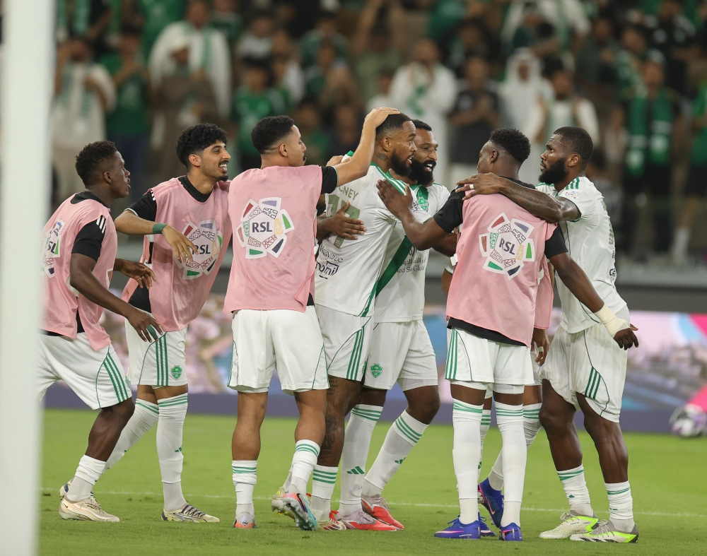 الأهلي يهزم النجمة 4-1.. هاتريك إيفان توني بدوري روشن