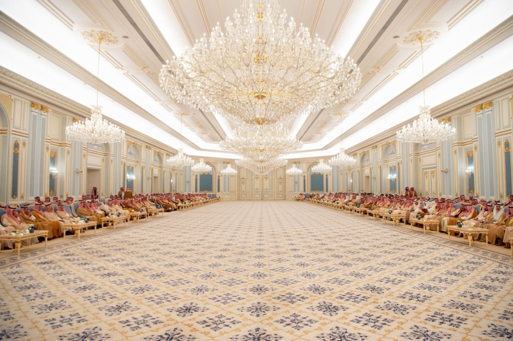 ولي العهد يستقبل المهنئين بشهر رمضان في قصر اليمامة بالرياض