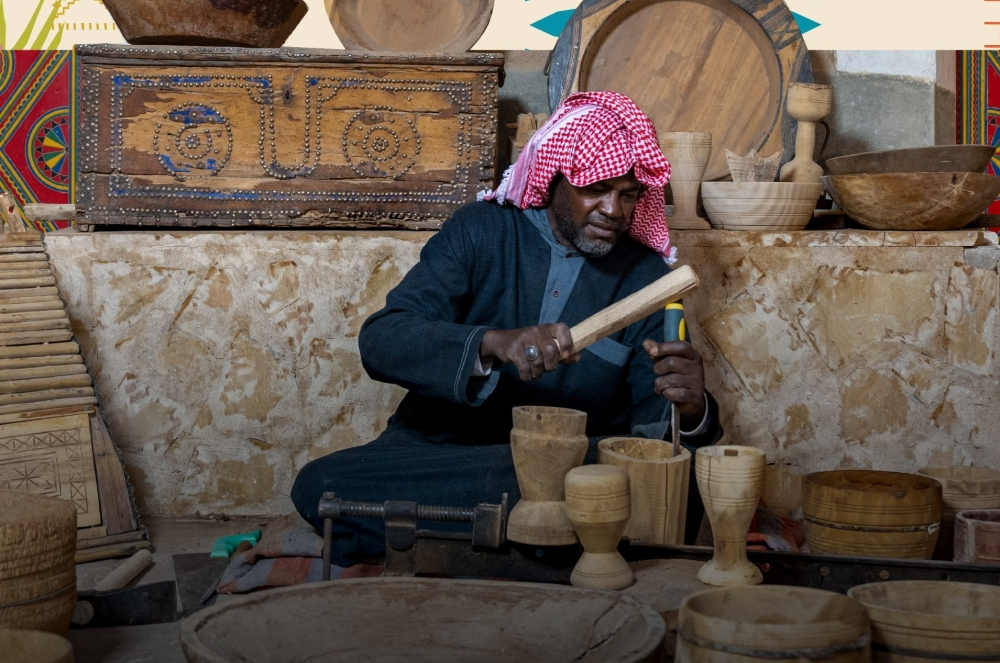 Regulating handicrafts in Saudi Arabia: New conditions and 12 approved fields