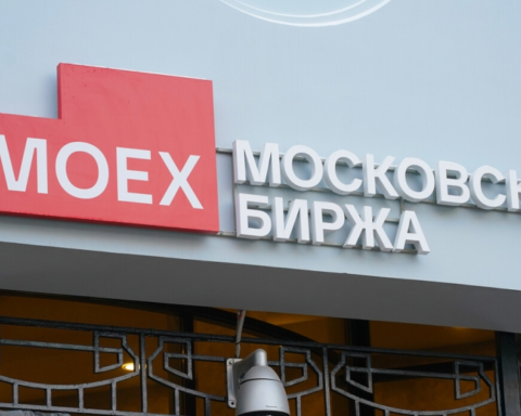 Moscow Stock Exchange sees gains in MOEX and RTS indices at the end of the week