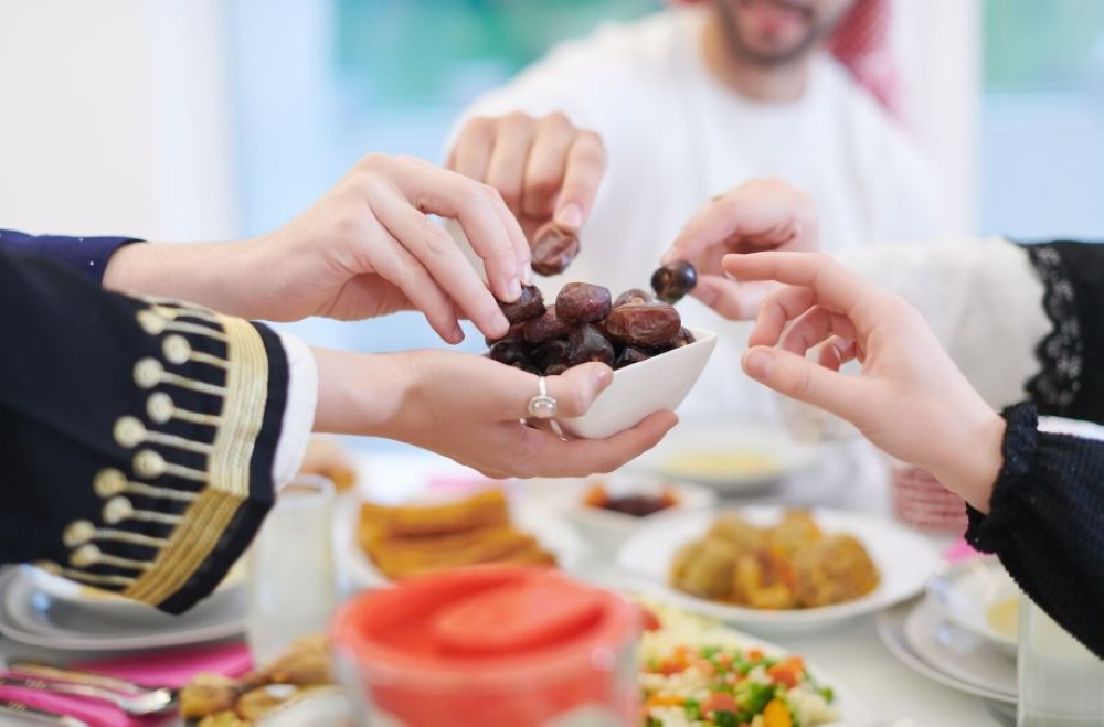 مواعيد الإمساك والإفطار 4 رمضان في مدن السعودية 1447