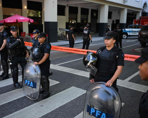 انفجار طرد ملغوم بكلية شرطة في الأرجنتين يخلف 3 مصابين