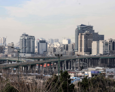 صربيا تحذر رعاياها في إيران مع تصاعد التوتر الأمريكي