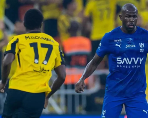 كلاسيكو الهلال والاتحاد: قمة نارية في دوري روشن السعودي