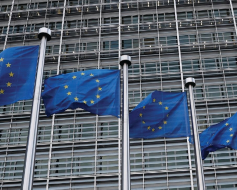 France calls for a unified European response to Trump's tariffs