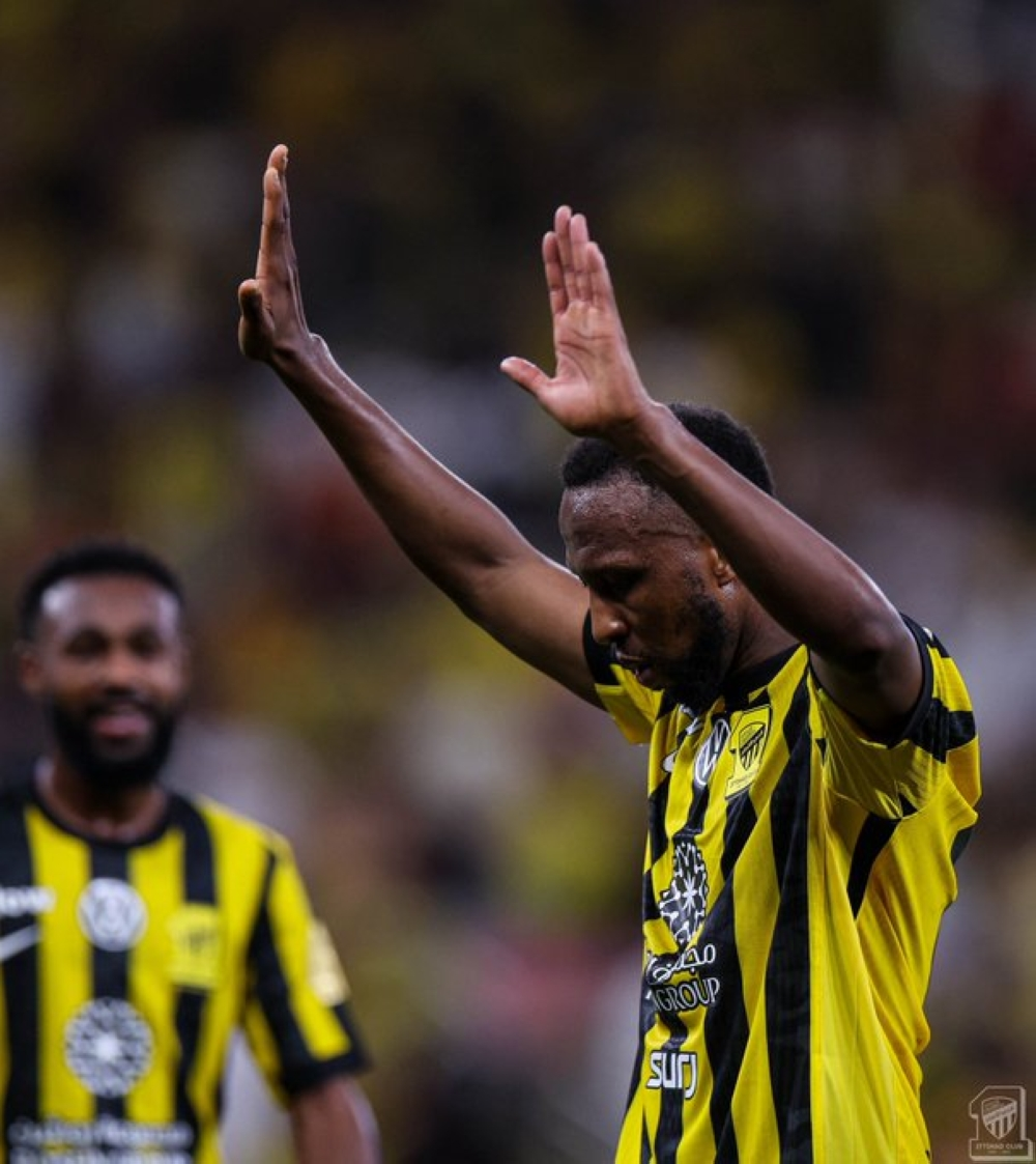 طرد حسن كادش: خبير تحكيمي يؤكد صحة قرار الحكم بالكلاسيكو