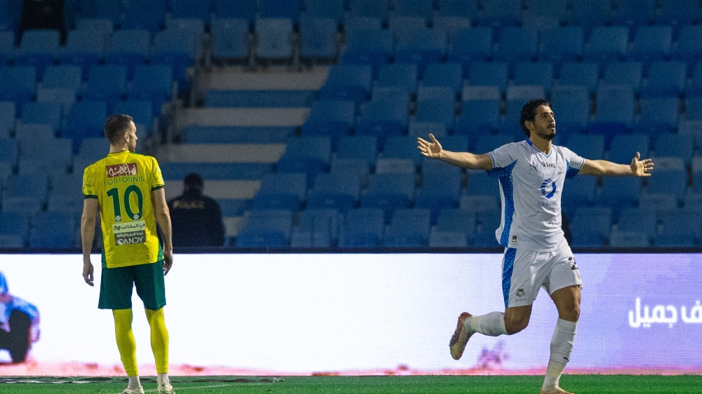 نيوم يهزم الخليج بهدف لاكازيت في مباراة مثيرة بدوري روشن