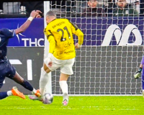 جدل ركلة جزاء النصيري ضد الهلال: الخبير التحكيمي يحسم الأمر