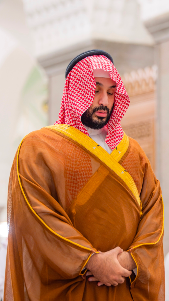 ولي العهد يزور مسجد قباء في المدينة المنورة | أخبار السعودية