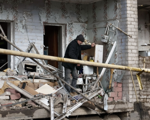 مقتل شرطية وإصابة 14 في انفجارات إرهابية بمدينة لفيف