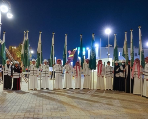 يوم التأسيس: أهالي الرياض يزينون العاصمة بأعلام الدولة الأولى