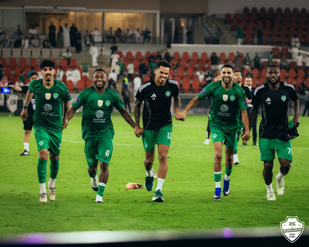 مباراة الأهلي وضمك في دوري روشن السعودي: تحليل وتوقعات