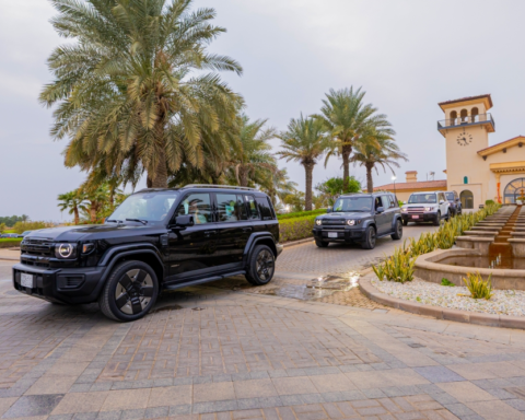 تجربة قيادة iCAUR V27 في السعودية: أداء وتقنيات متطورة