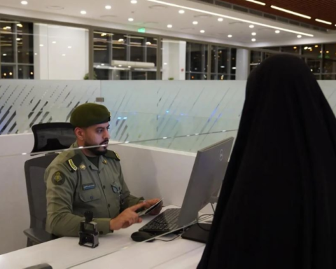 منفذ جديدة عرعر يستقبل ضيوف الرحمن لأداء عمرة رمضان