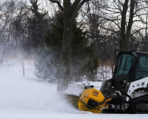 عاصفة ثلجية كبرى في نيويورك: تأهب وإغلاق لشبكة النقل
