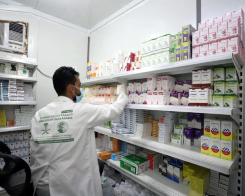 King Salman Relief Center clinics in Abs treat 663 people