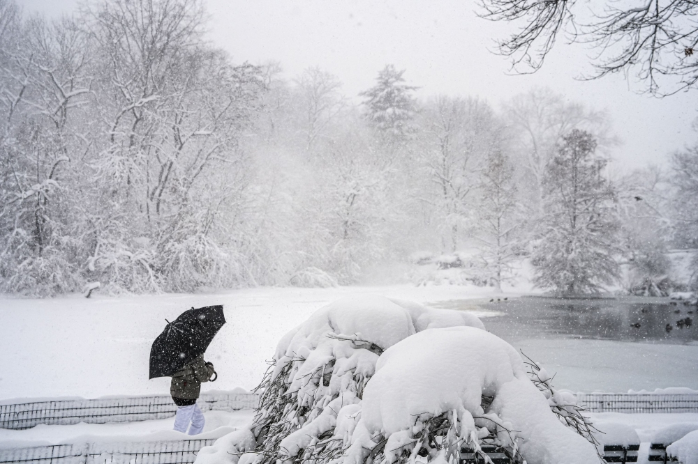 عاصفة ثلجية في نيويورك: طوارئ وحظر تنقل وتفاصيل الطقس