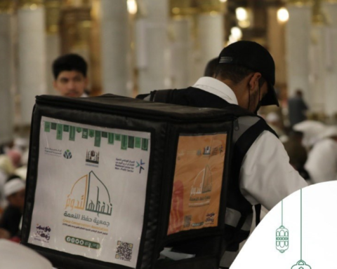 حفظ النعمة: توزيع 22 ألف وجبة بالمسجد النبوي في رمضان