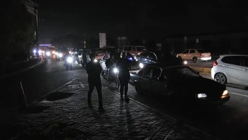 انقطاع الكهرباء في الدومينيكان: أسباب وتداعيات الأزمة